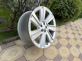Оригинальные диски R22 на Range Rover L460, Range Rover Sport L461 за 955 000 тг. в Алматы – фото 3