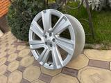 Оригинальные диски R22 на Range Rover L460, Range Rover Sport L461 за 955 000 тг. в Алматы – фото 4