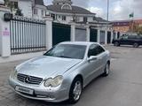 Mercedes-Benz CLK 320 2002 годаүшін2 900 000 тг. в Астана