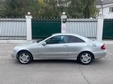 Mercedes-Benz CLK 320 2002 годаүшін2 900 000 тг. в Астана – фото 5