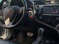 Toyota Camry 2020 года за 12 500 000 тг. в Актобе – фото 5