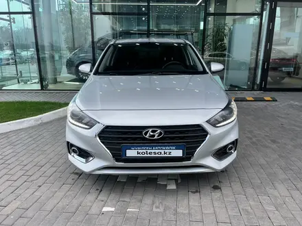 Hyundai Accent 2019 года за 6 690 000 тг. в Алматы – фото 2