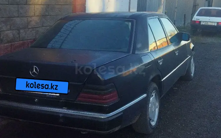 Mercedes-Benz E 300 1992 года за 1 200 000 тг. в Астана