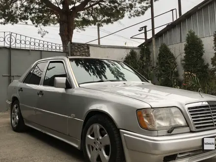 Mercedes-Benz E 280 1994 года за 2 850 000 тг. в Алматы – фото 3