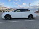 Toyota Camry 2017 года за 6 400 000 тг. в Актау – фото 2