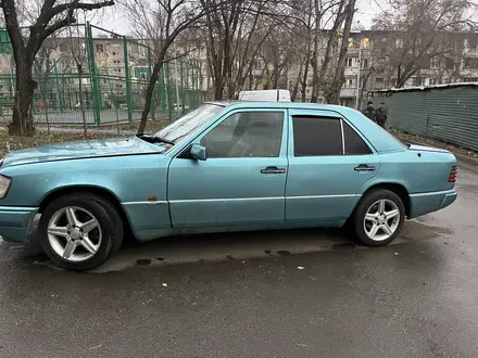 Mercedes-Benz E 230 1990 года за 1 250 000 тг. в Алматы