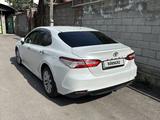 Toyota Camry 2019 года за 13 000 000 тг. в Алматы – фото 4