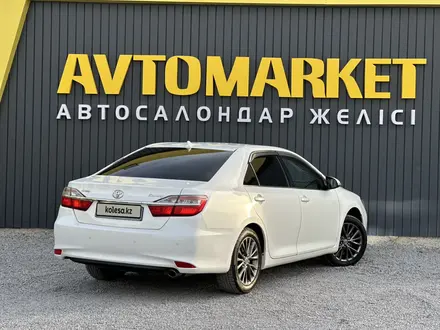 Toyota Camry 2015 года за 9 200 000 тг. в Актобе – фото 3
