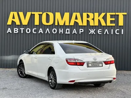 Toyota Camry 2015 года за 9 200 000 тг. в Актобе – фото 4