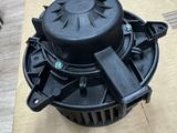 Моторчик печки Круз за 717 тг. в Актобе
