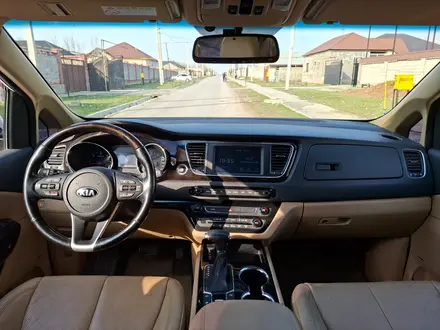 Kia Carnival 2018 года за 12 500 000 тг. в Шымкент – фото 13