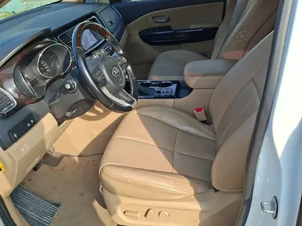 Kia Carnival 2018 года за 12 500 000 тг. в Шымкент – фото 9