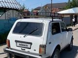 ВАЗ (Lada) Lada 2121 1998 годаүшін900 000 тг. в Каскелен