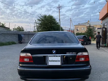 BMW 528 1996 года за 3 400 000 тг. в Шымкент – фото 9