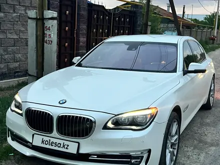 BMW 750 2013 года за 9 700 000 тг. в Алматы – фото 19