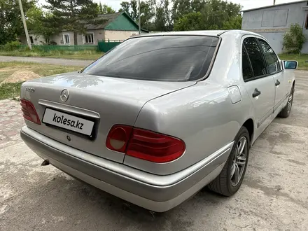 Mercedes-Benz E 200 1996 года за 3 000 000 тг. в Петропавловск – фото 5