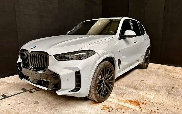 BMW X5 M 2023 года за 88 000 000 тг. в Алматы