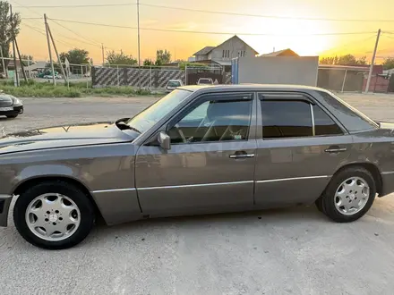 Mercedes-Benz E 230 1991 года за 1 200 000 тг. в Алматы – фото 3