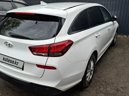Hyundai i30 2023 года за 8 000 000 тг. в Уральск – фото 2