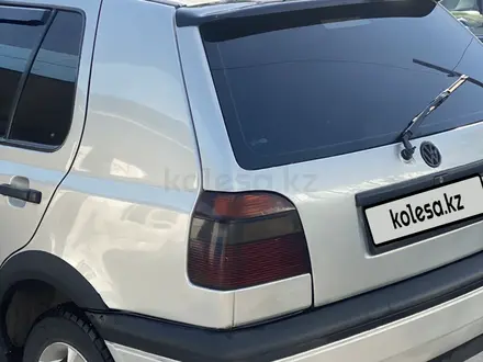 Volkswagen Golf 1997 года за 1 650 000 тг. в Шымкент – фото 3