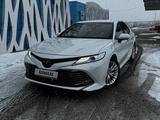 Toyota Camry 2020 года за 13 700 000 тг. в Астана – фото 2