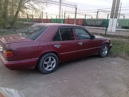 Mercedes-Benz E 200 1995 года за 1 100 000 тг. в Кокшетау – фото 4