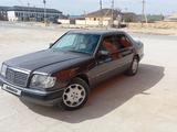 Mercedes-Benz E 200 1994 года за 2 800 000 тг. в Жанаозен