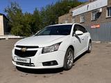 Chevrolet Cruze 2012 года за 3 500 000 тг. в Караганда – фото 2