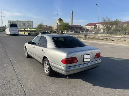 Mercedes-Benz E 320 1997 года за 4 700 000 тг. в Актау – фото 5