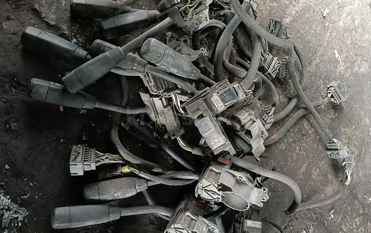 Переключатель дворников и поворотников-гитара на mercedes 140 кузовүшін15 000 тг. в Караганда