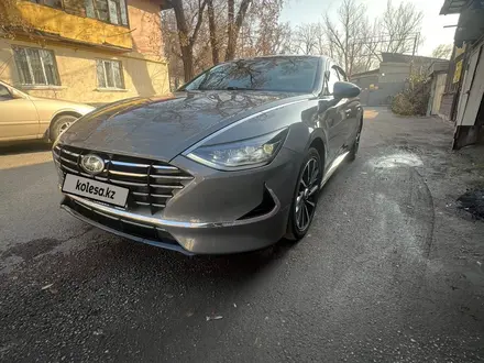 Hyundai Sonata 2020 года за 13 000 000 тг. в Алматы – фото 16