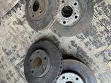 Тормозные диски камри 30 40 тойота Toyota Camry за 7 000 тг. в Алматы
