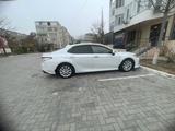 Toyota Camry 2018 года за 13 500 000 тг. в Актау – фото 3