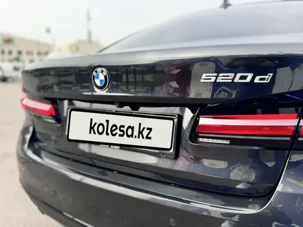 BMW 520 2021 года за 22 000 000 тг. в Алматы – фото 18