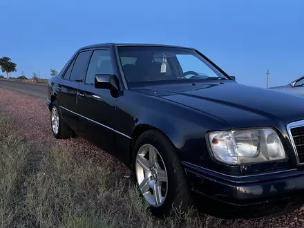 Mercedes-Benz E 200 1995 года за 1 750 000 тг. в Караганда – фото 10