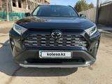 Toyota RAV4 2020 года за 19 990 000 тг. в Павлодар – фото 2