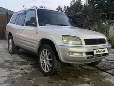 Toyota RAV4, 1996