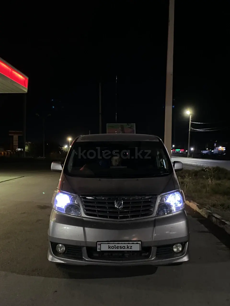 Toyota Alphard, 2005
