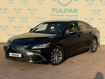 Lexus ES 300h 2020 года за 22 190 000 тг. в Алматы