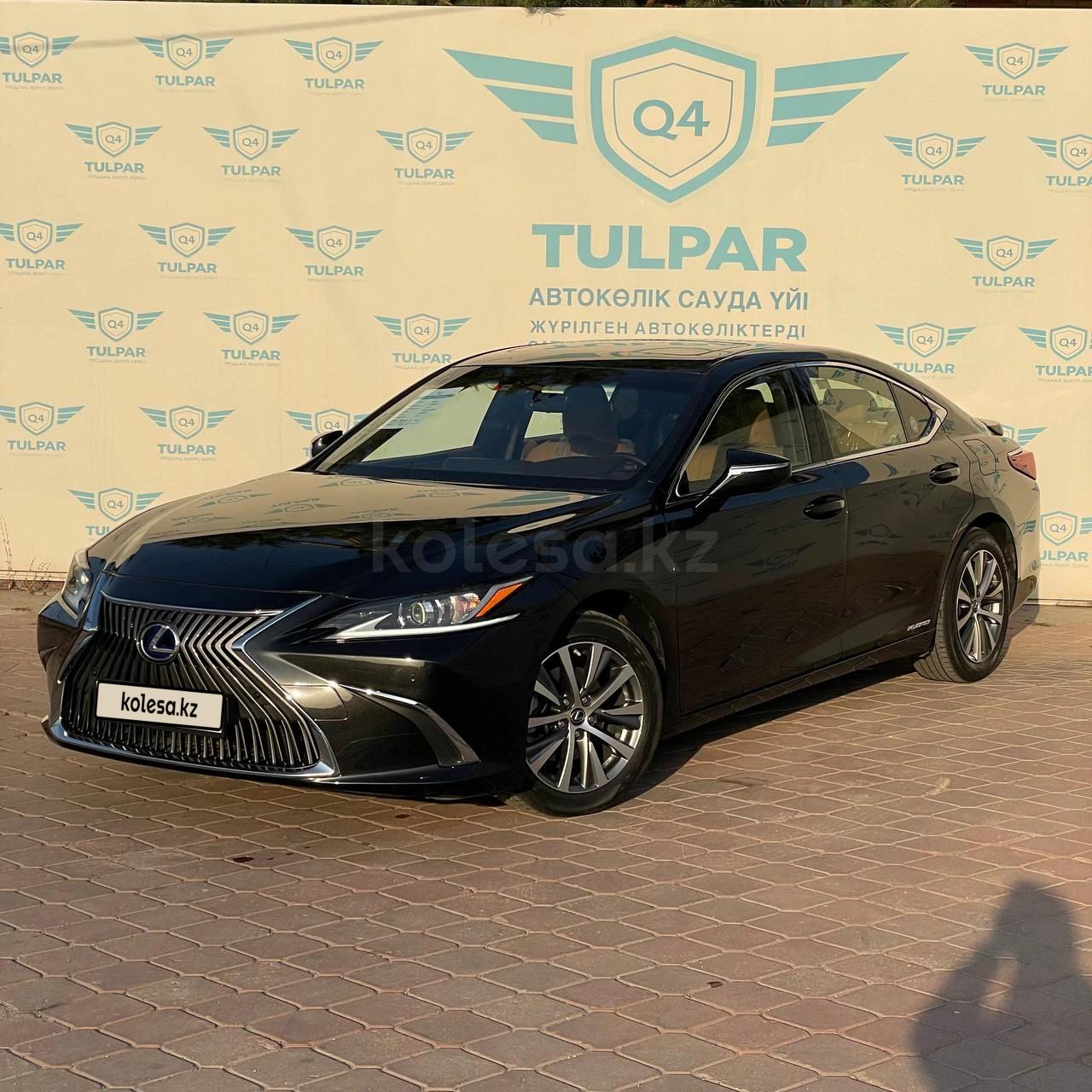 Lexus ES 300h 2020 г.