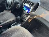 Chevrolet Aveo 2013 года за 2 400 000 тг. в Казалинск – фото 4