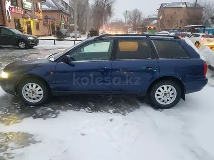 Audi A4 1999 года за 2 200 000 тг. в Уральск