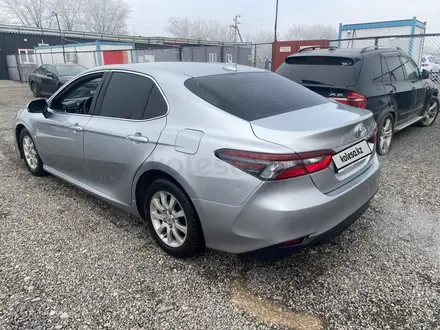 Toyota Camry 2021 года за 8 770 300 тг. в Алматы – фото 5