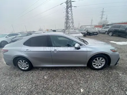 Toyota Camry 2021 года за 8 770 300 тг. в Алматы – фото 8