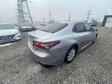 Toyota Camry 2021 года за 8 770 300 тг. в Алматы – фото 6