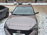 Hyundai Solaris 2021 года за 6 500 000 тг. в Караганда – фото 2