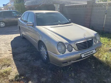 Mercedes-Benz E 240 1999 года за 3 900 000 тг. в Астана – фото 4