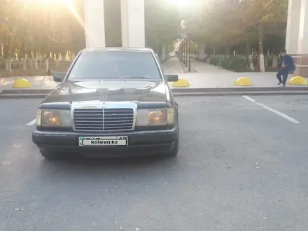 Mercedes-Benz E 230 1990 года за 1 500 000 тг. в Шымкент