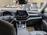 Toyota Highlander 2022 года за 31 000 000 тг. в Астана – фото 2