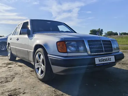 Mercedes-Benz E 200 1992 года за 2 600 000 тг. в Алматы – фото 4